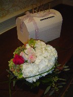 Gift table centerpiece